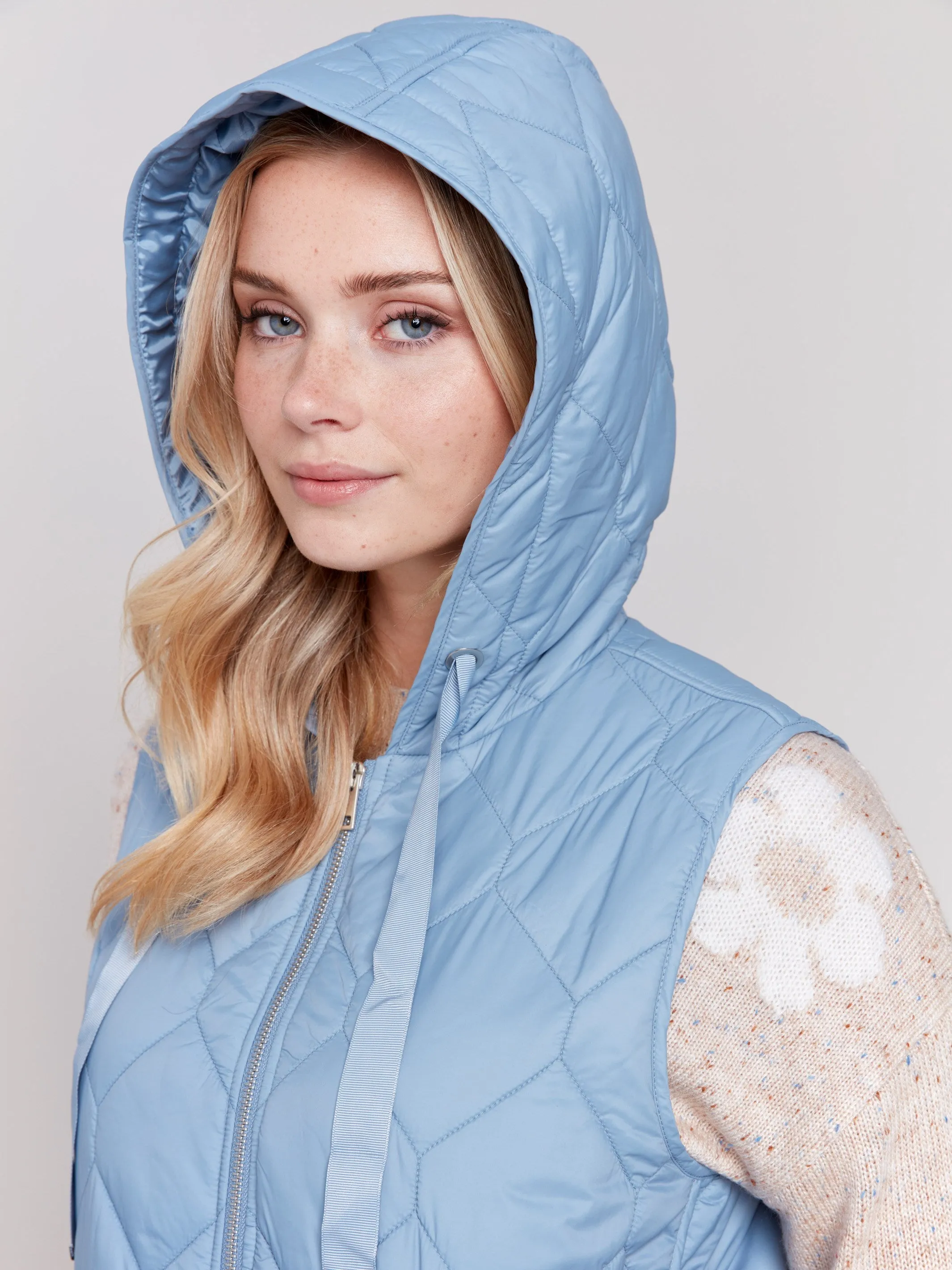 Short Quilted Puffer Vest With Hood - Frost
