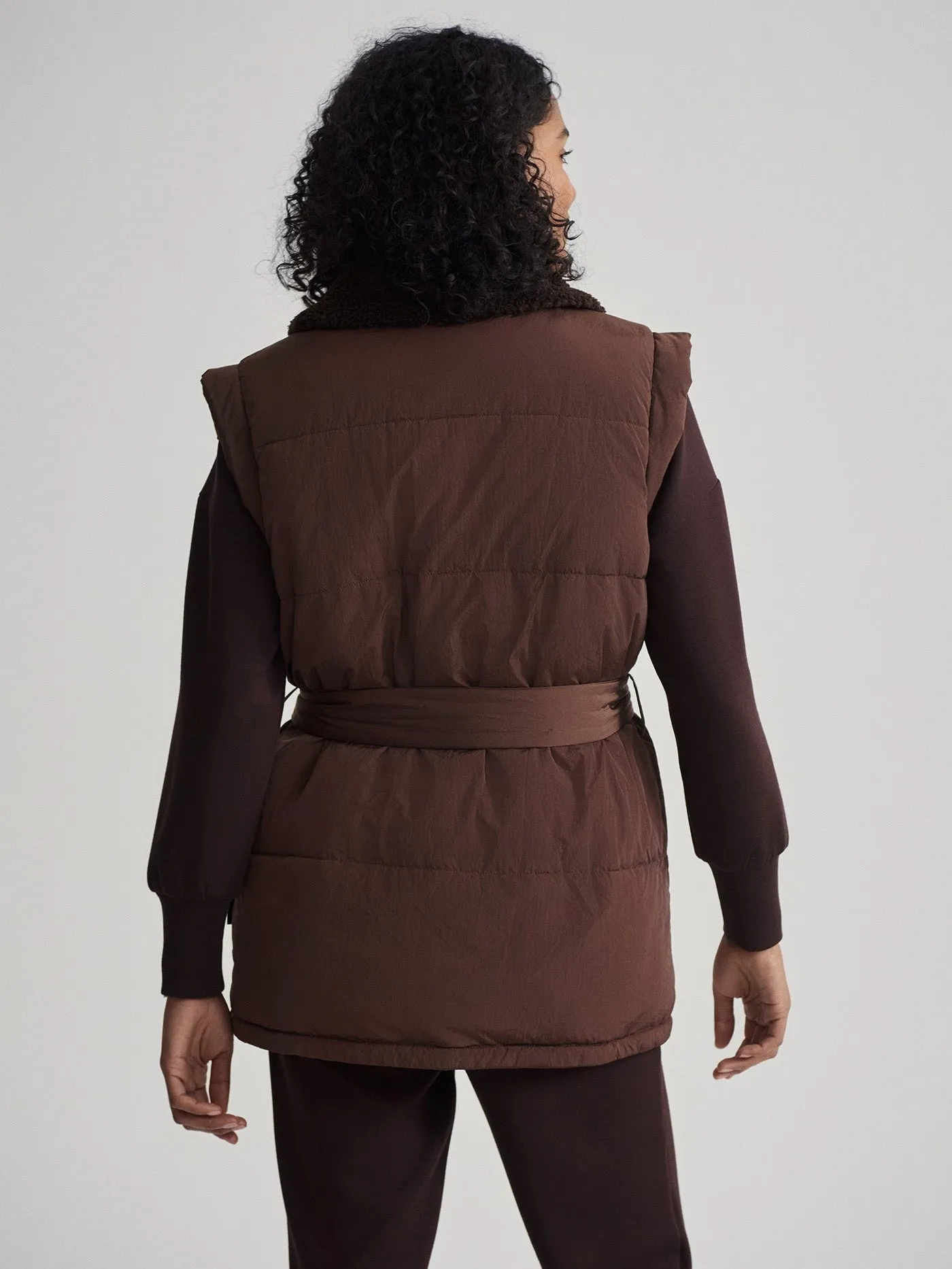 Varley Lanville Reversible Gilet in Chestnut/Coffee Bean